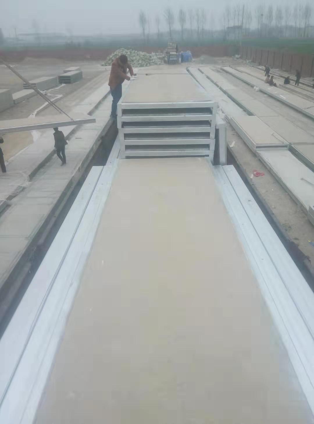 鋼邊框保溫隔熱輕型板生產(chǎn)廠(chǎng)家